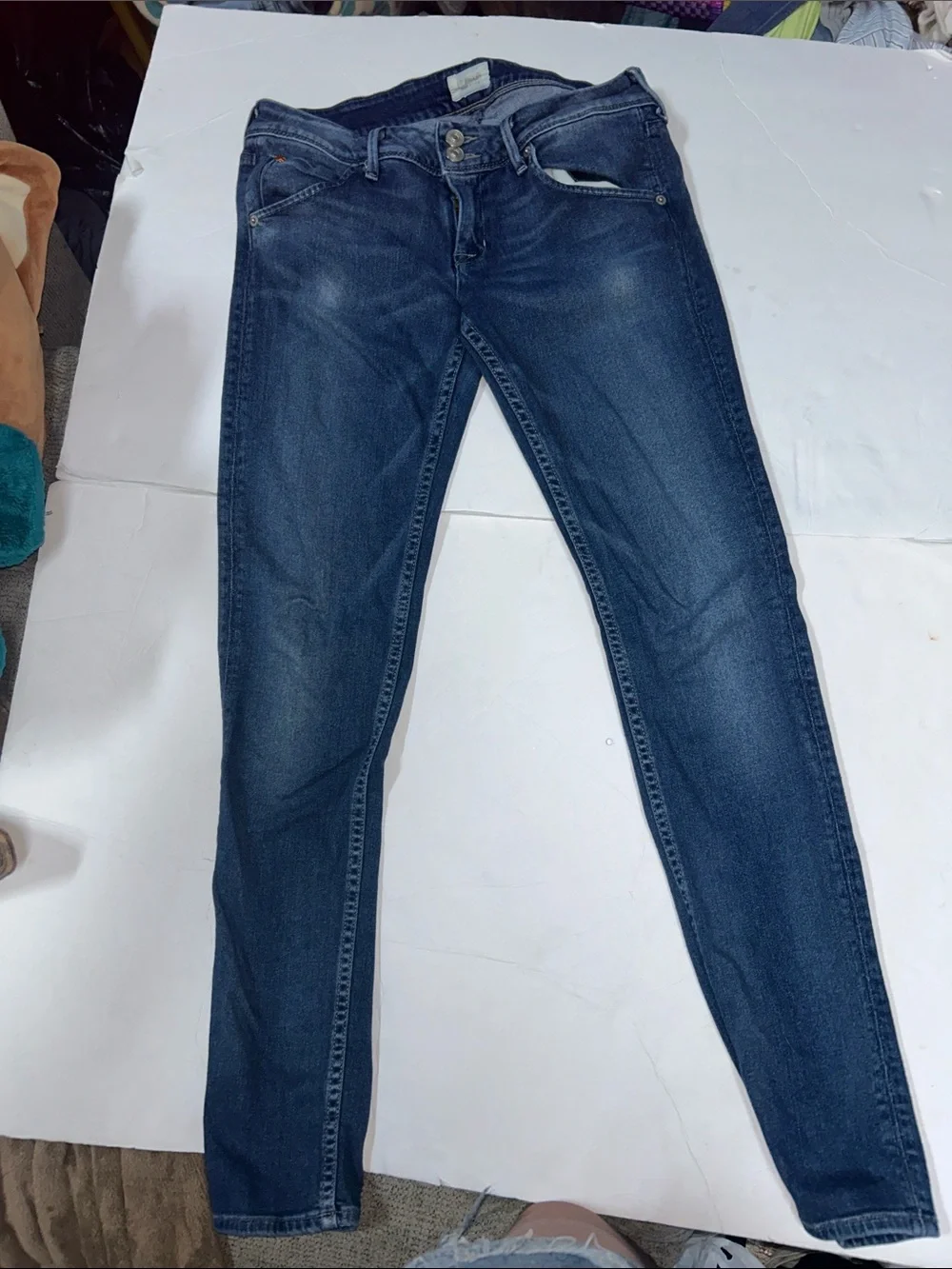 Hudson Classic Mid-Rise Skinny Jeans in Dark Blue Size 6